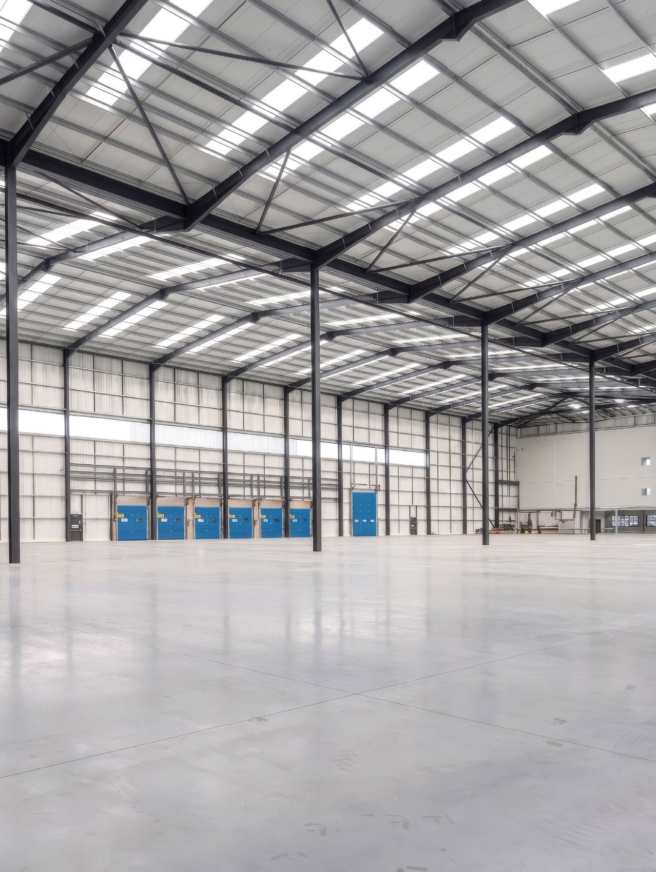 Warehouse interior at SYNC 78 showing the 15m clear internal height